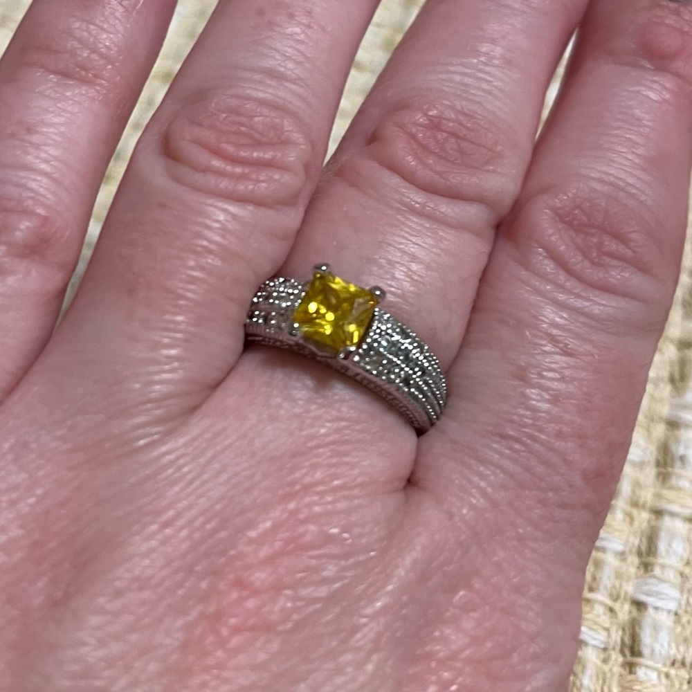 Canary yellow CZ ring size 7 - Picture 1 of 6